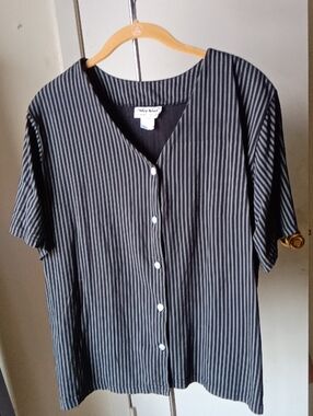 Anthony Richards Black and Gray Vertical Stripe Button-Front Shirt